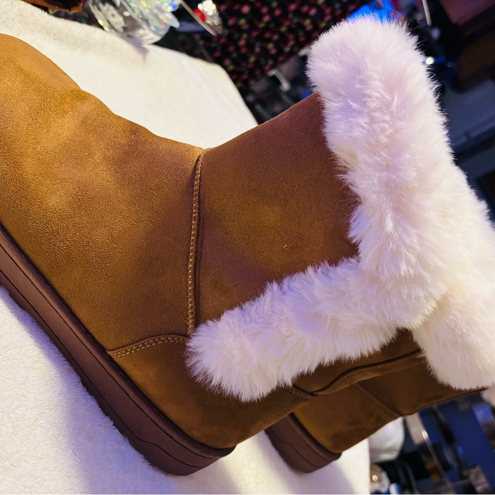 Almost Brand New Super Comfy Ankle Boots By EVA & ZOE- Size 11 - box 22